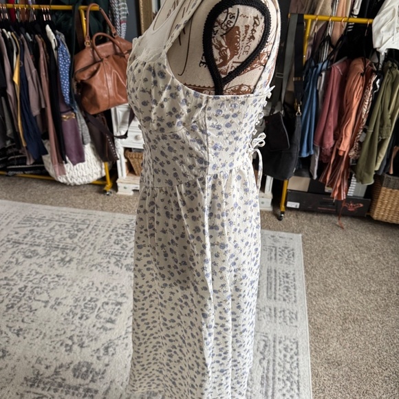 CIDER FLORAL DRESS SIZE XS - Picture 3 of 8